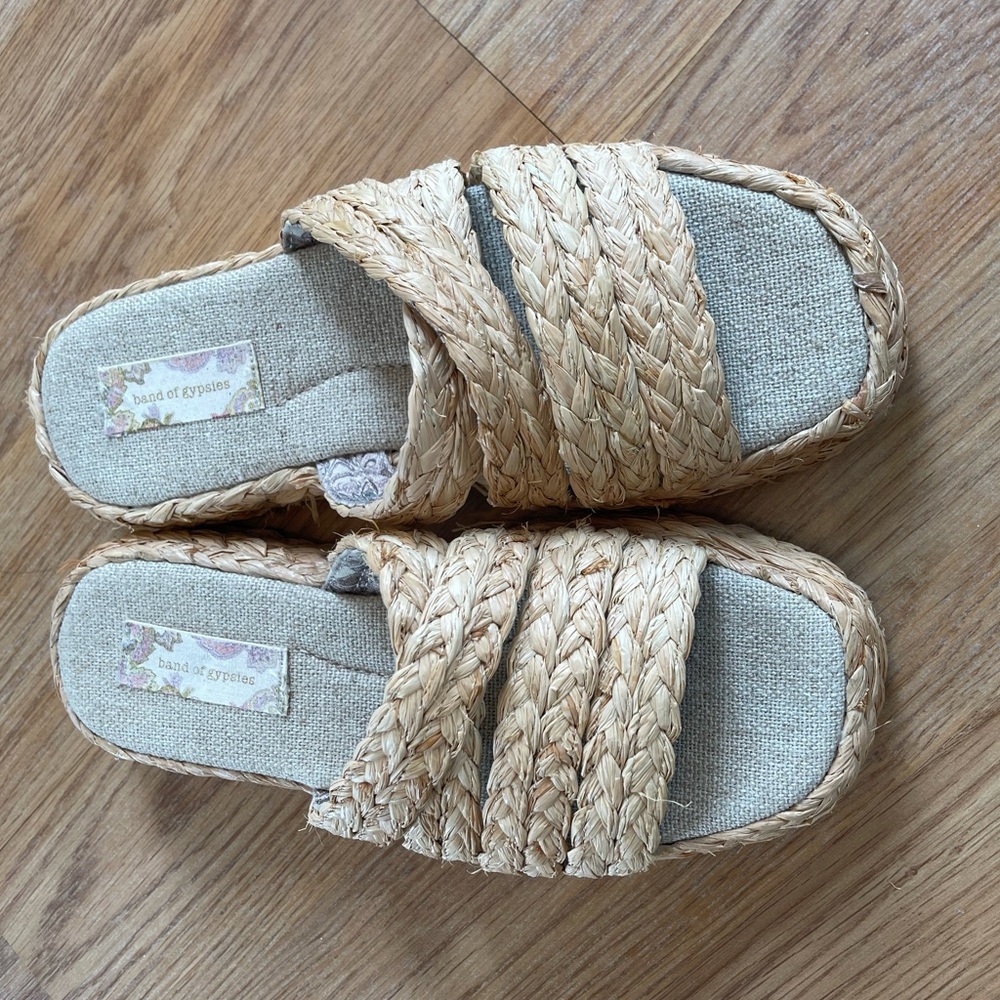 NWOT Band of Gypsies Platform Jute Sandals